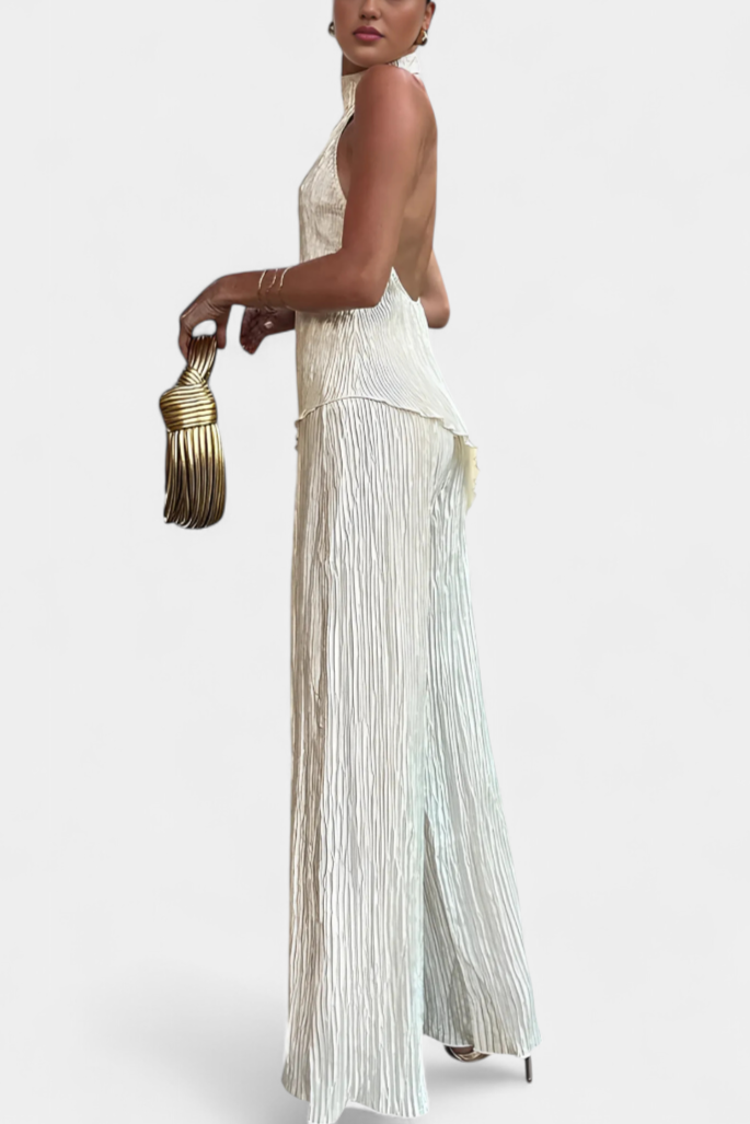 Pilarica Plisuotas Komplektas su Asimetriniu Halterio Topu ir Plazdančiomis Kelnėmis