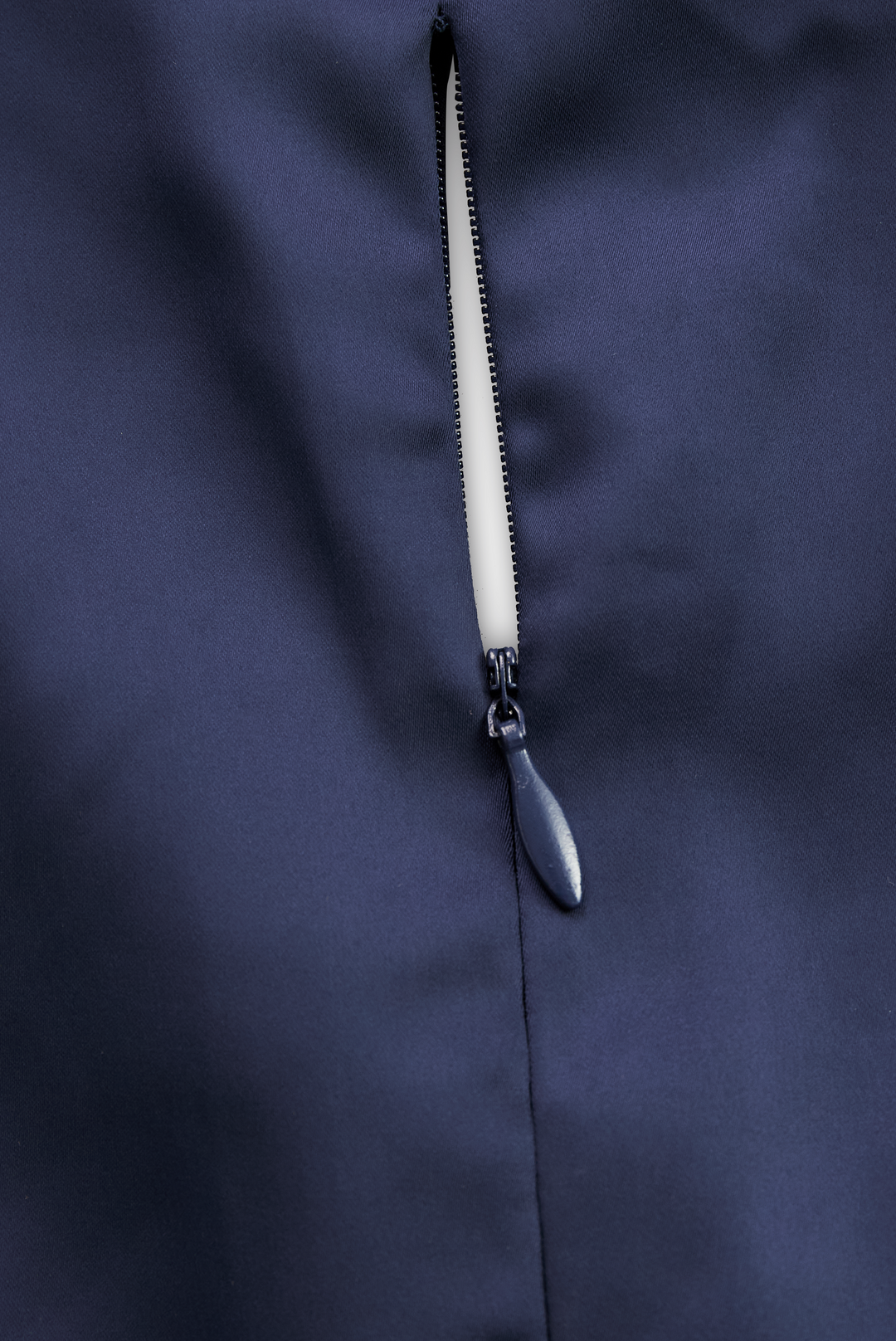 Laura - Elegantiškas ilgomis rankovėmis midi suknelė