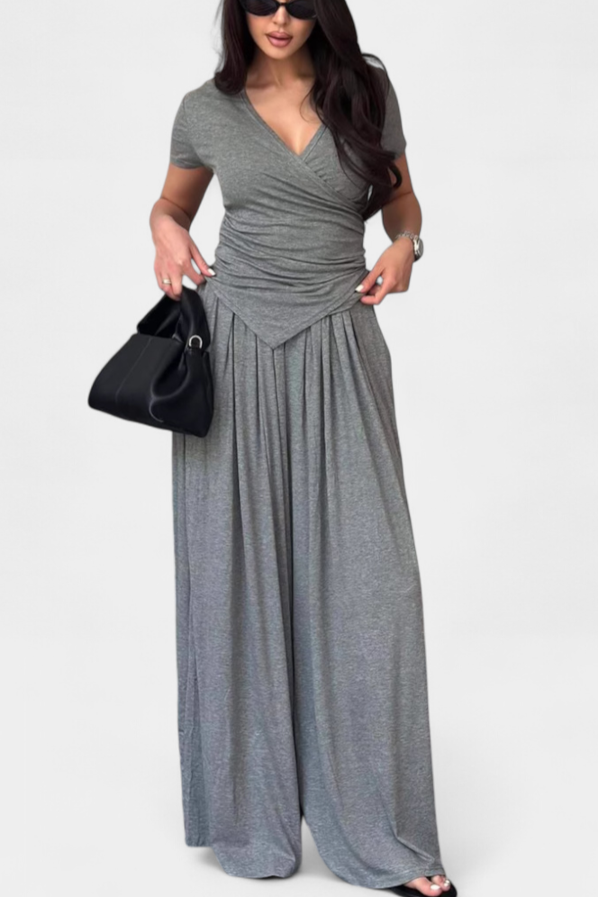 Ruslana Dviejų Dalių Komplektas su Kryžminiu V Formos Dekolte