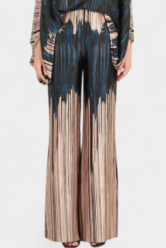 Sybella Dviejų Dalių Komplektas su Atvirais Pečiais ir Platėmis Kelnėmis su Raštu