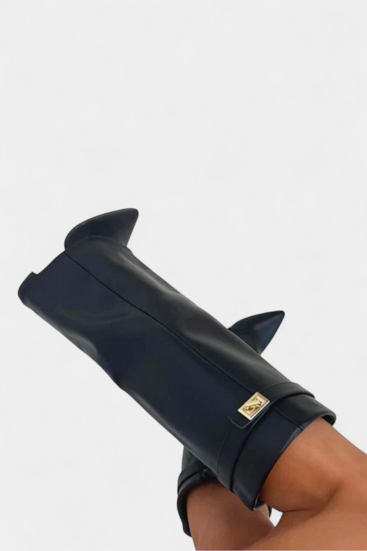 Raya Kelio Batai su Blokuotu Kulnu