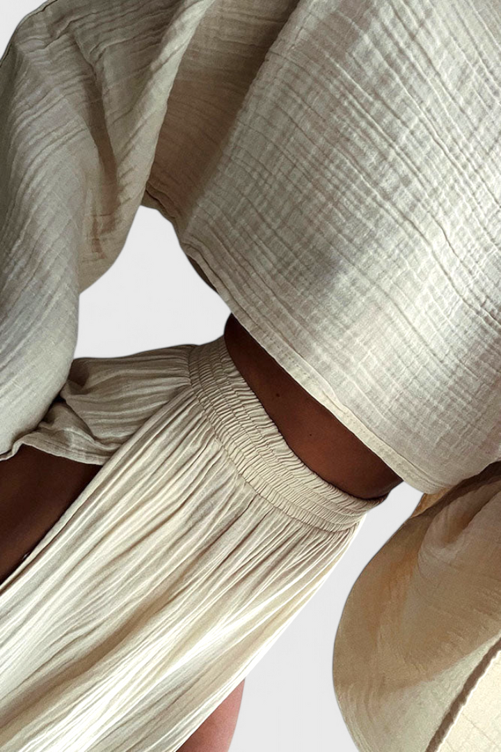 Martha Dviejų Dalių Komplektas su Aukštu Iškirpimu