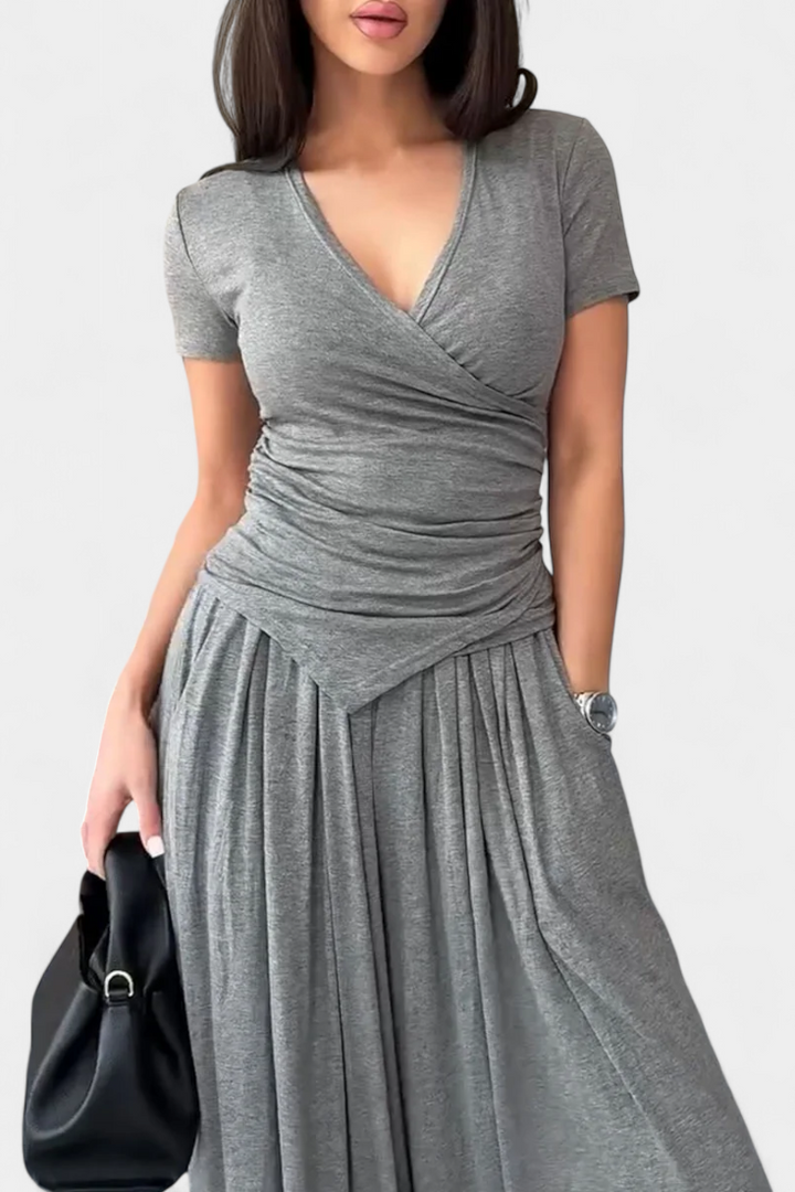 Ruslana Dviejų Dalių Komplektas su Kryžminiu V Formos Dekolte