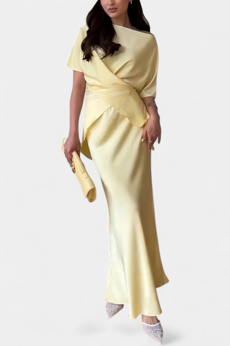 Veleda Top su Kryžminėmis Petnešomis ir Plūstančiais Sijonais