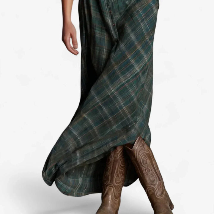 Gabija – ilga marškiniai-suknelė su sagomis