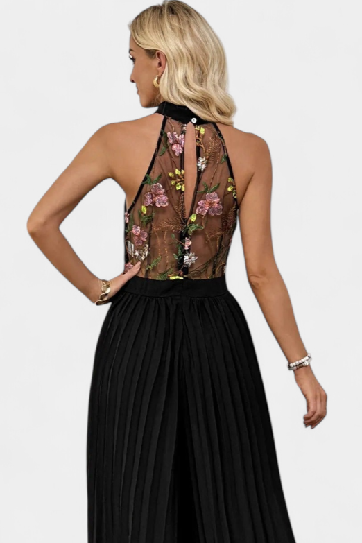 Maruja Mono Palazzo su Gėlių Siuvinėjimu ir Permatomu Nėriniu