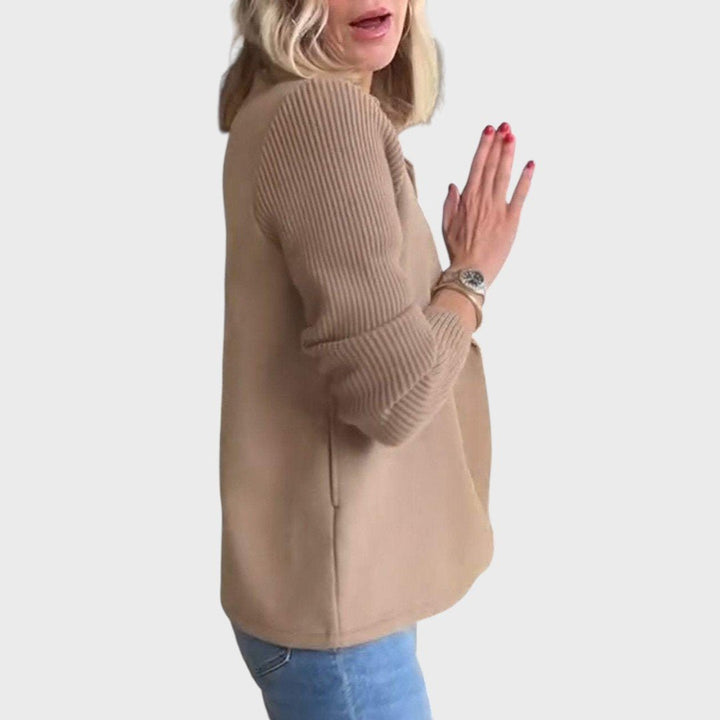 Šiluma | Elegantiškas švarkas su megztomis rankovėmis